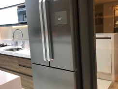 Refrigerador Brastemp Side Inverse BRO80 540 Litros Ice Maker Evox