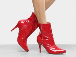 Bota Cano Curto Griffe Salto Fino Feminina – Vermelho