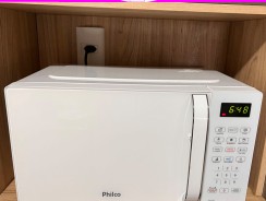 Micro-ondas Philco PMO23BB 20L Branco 1100W Limpa Fácil – 110V